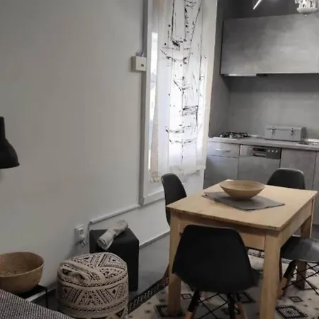 Modern Beachfront Near Ibenik - Comfort With Balcony And Sea View Apartmán *