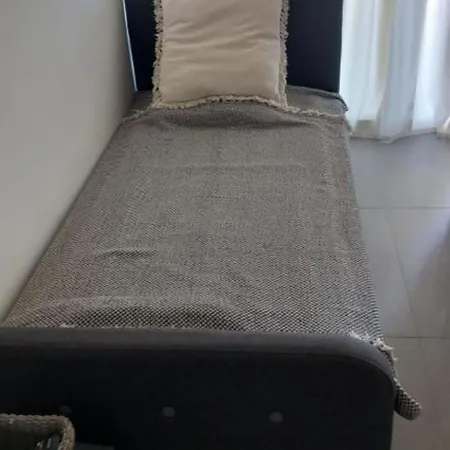 Modern Beachfront Near Ibenik - Comfort With Balcony And Sea View Apartmán Srima