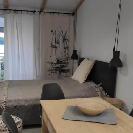 Apartmán Modern Beachfront Near Ibenik - Comfort With Balcony And Sea View Srima