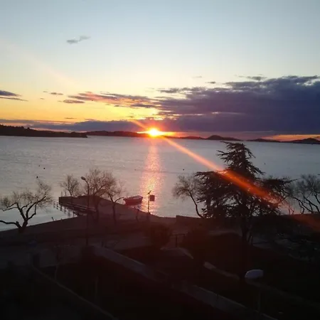 Apartmán Modern Beachfront Near Ibenik - Comfort With Balcony And Sea View Srima