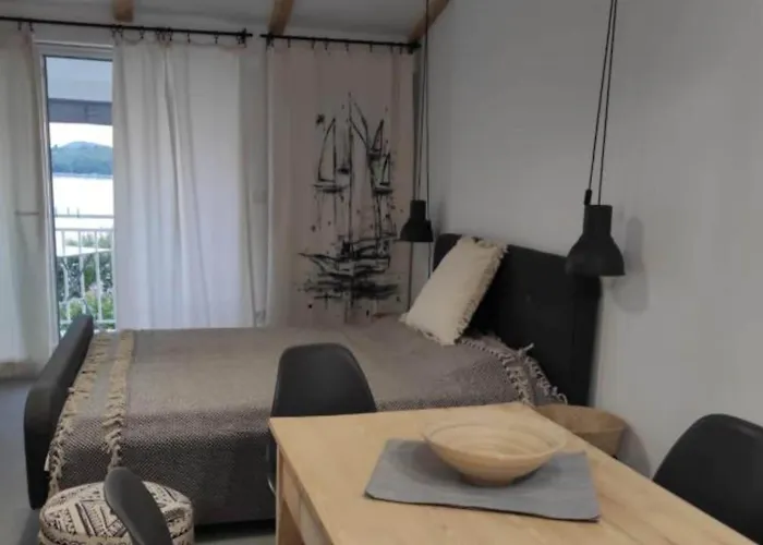 Lejlighed Modern Beachfront Near Ibenik - Comfort With Balcony And Sea View Srima